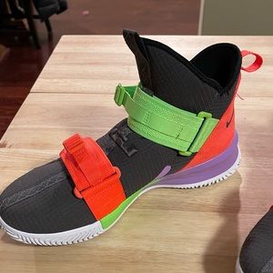 Nike Lebron soldier 13